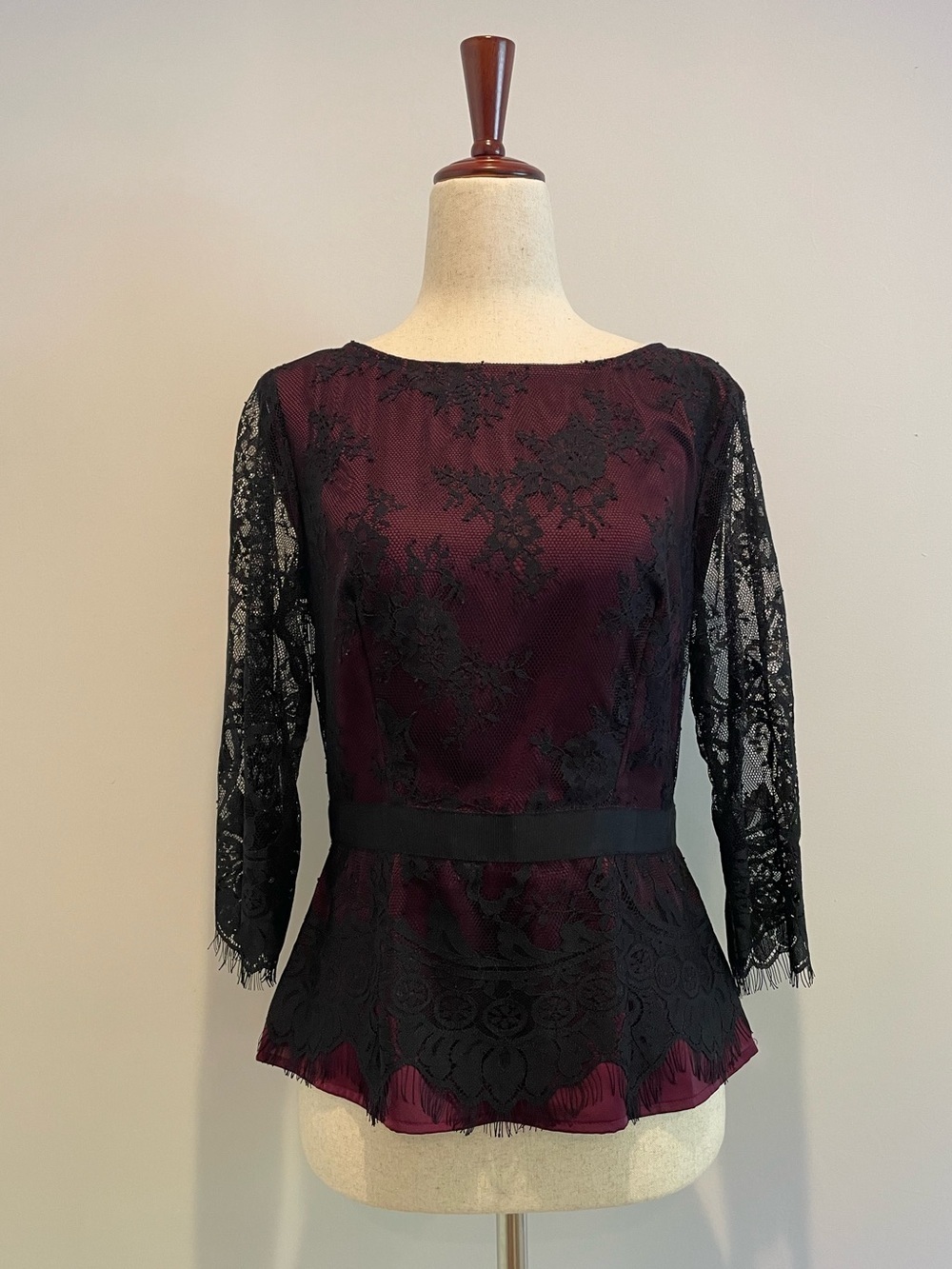 Ann Taylor Burgundy Lace Peplum Blouse w/ Black Lace - size 4p small